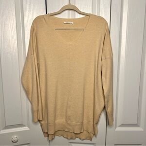 Makk Fashions Women’s Oatmeal V-Neck Long Sleeve‎ Sweater Size M/L Lightweight
